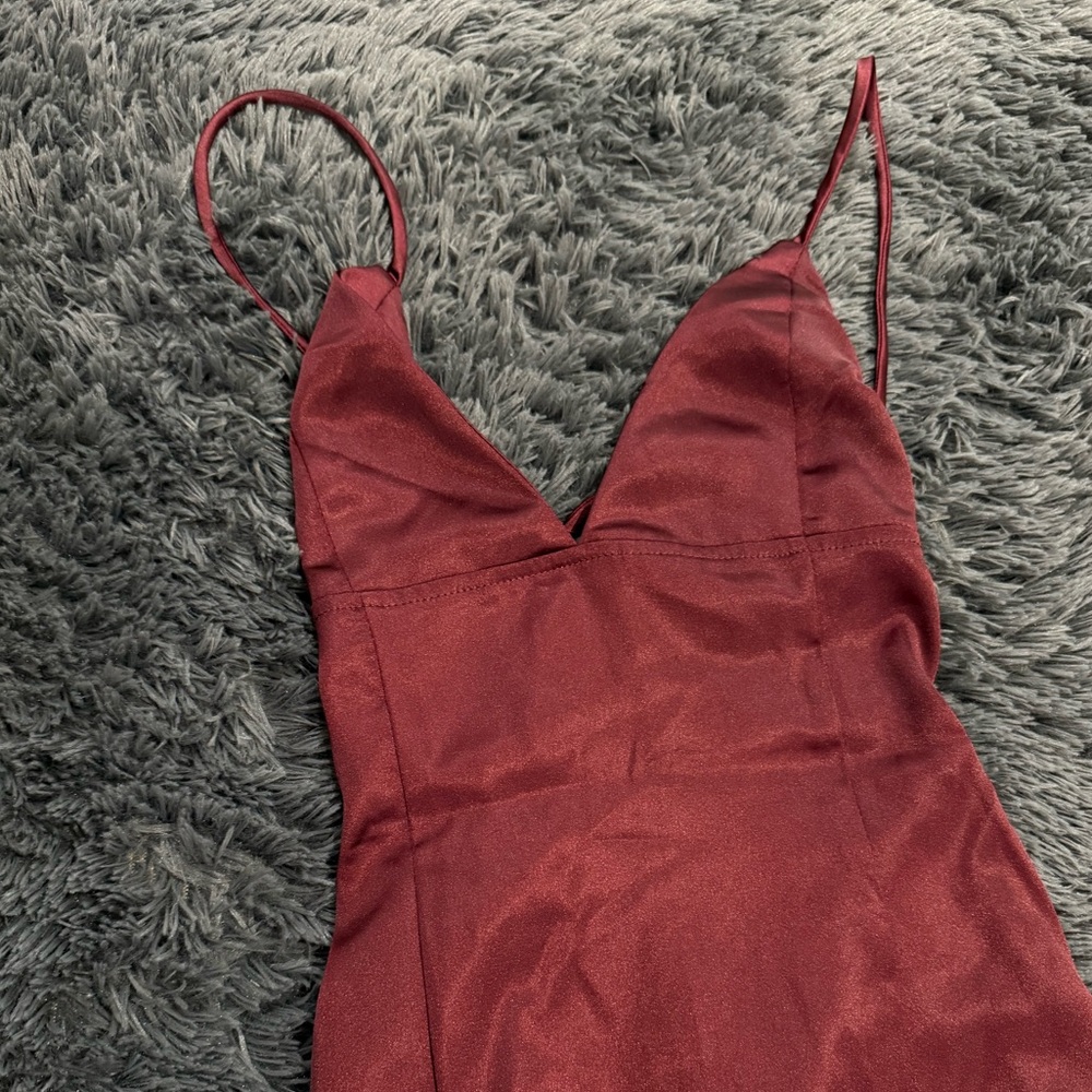 PrettyLittleThing Plum Satin Tie Back Maxi Dress - Picture 5 of 8